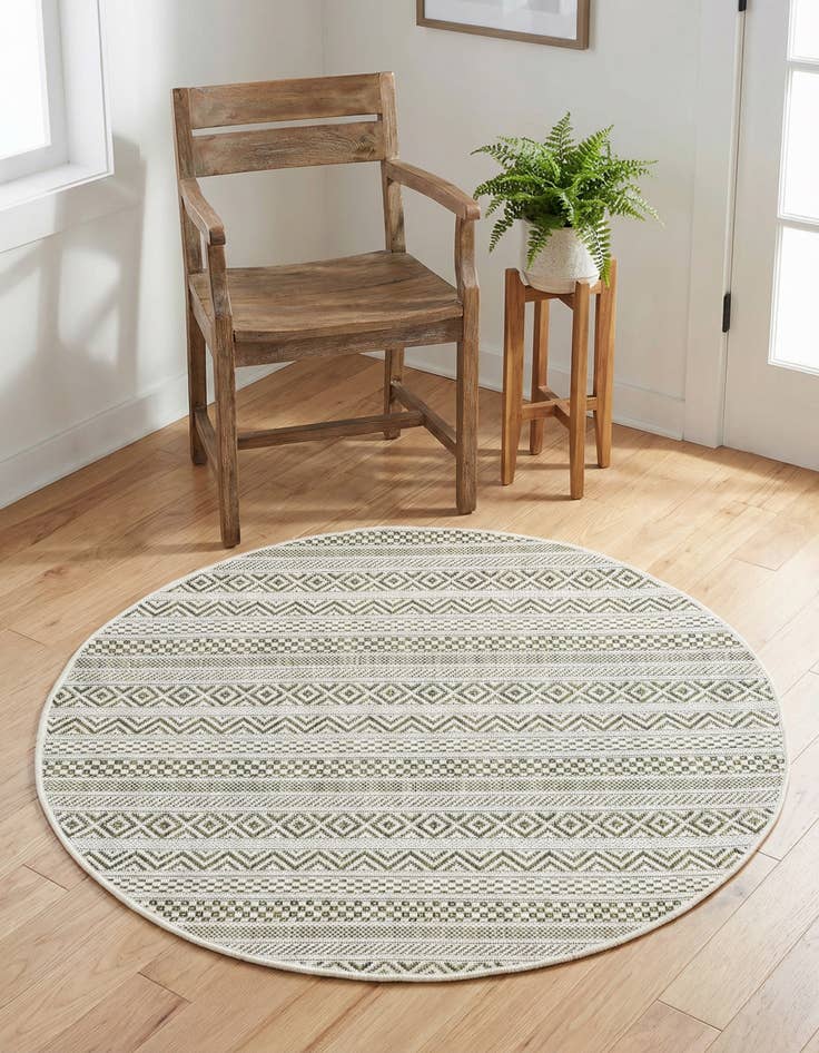 Detail image of 3' x 3' Easy-Clean Striped Indoor / Outdoor Round Rug