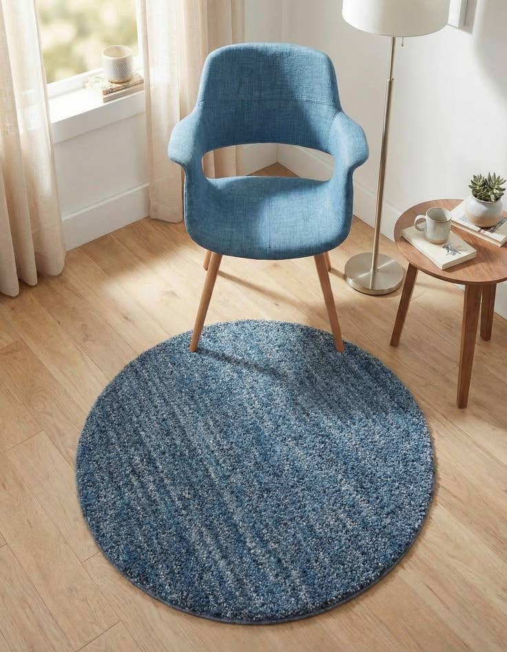 Detail image of 3' 3 x 3' 3 Jill Zarin Shaggy Chic Round Rug