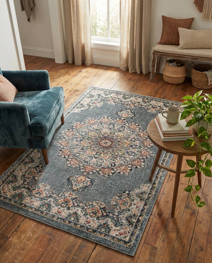 Detail image of 3' 3 x 5' 3 Isabella Rug