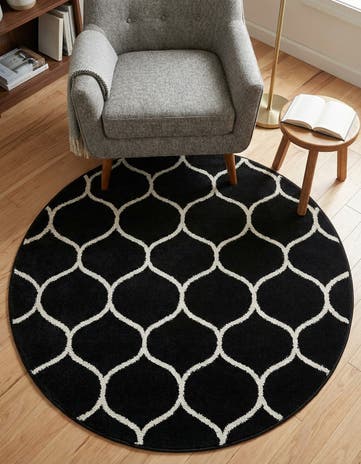 Black Lattice Frieze Round Rug