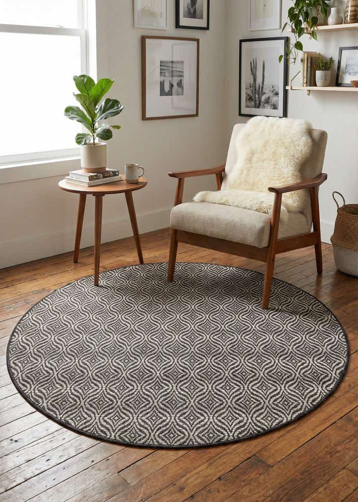 5' 3 x 5' 3 Easy-Clean Trellis Indoor / Outdoor Round Rug