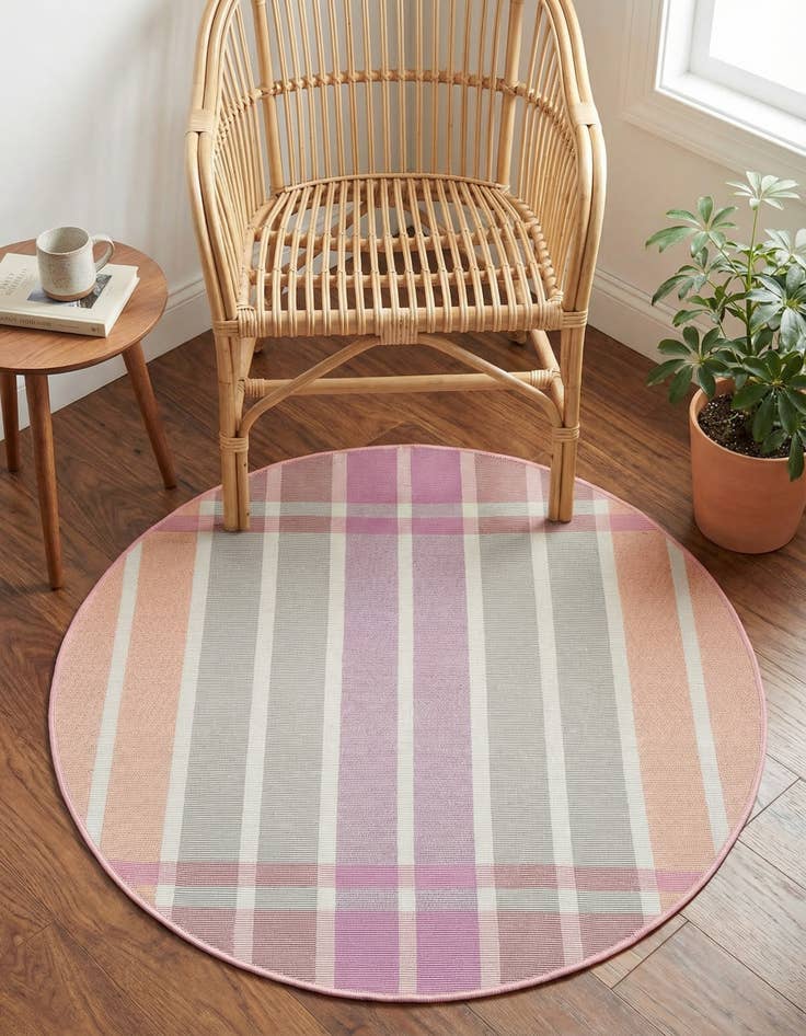 Detail image of 3' x 3' Easy-Clean Striped Indoor / Outdoor Round Rug