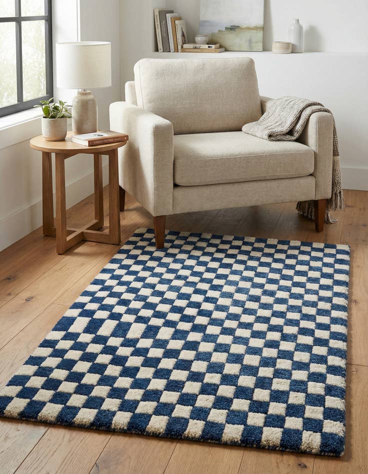 Detail image of  3' 1 x 5' 1 Hand Tufted Wool Rug