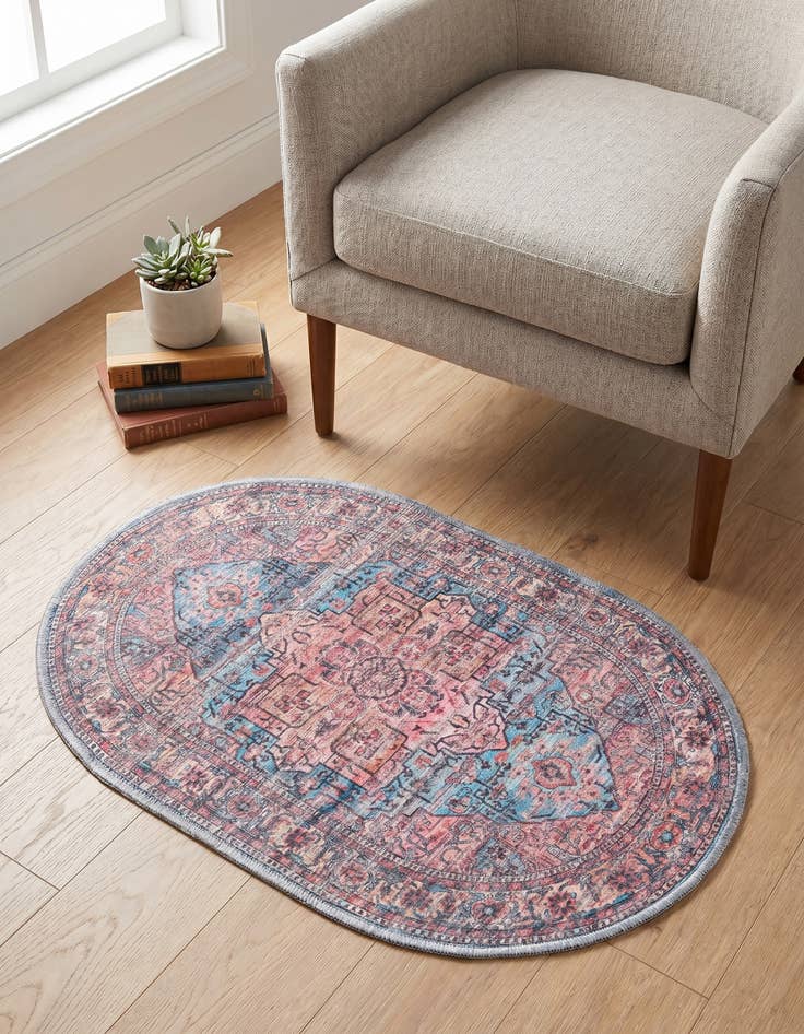 Detail image of 2' x 3' Washable Maahru Oval Rug