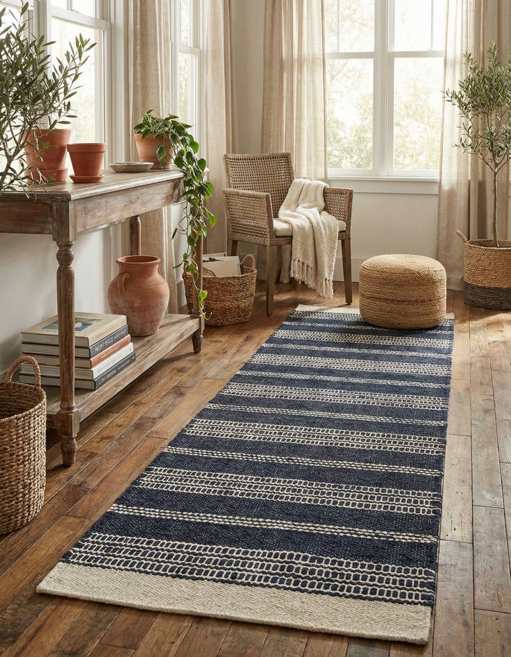 Detail image of 2' x 8'  Hand Woven Lariat Runner Rug