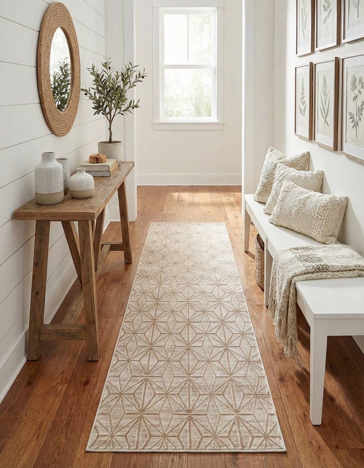 Detail image of Jill Zarin 2' 7 x 10' Uptown Runner Rug