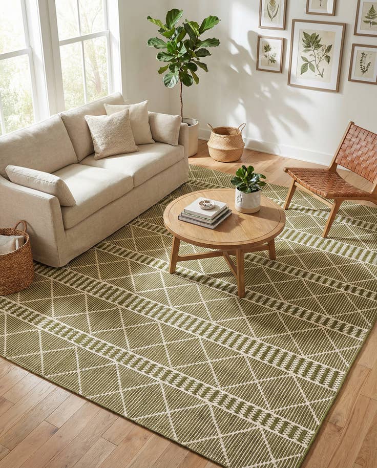Detail image of 7' 10 x 10' Easy-Clean Trellis Indoor / Outdoor Rug