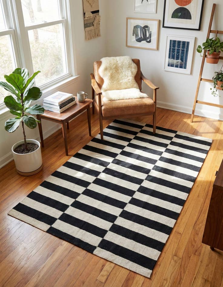 Detail image of 3' 3 x 5' Hand Woven Kilim Modern Wool Rug