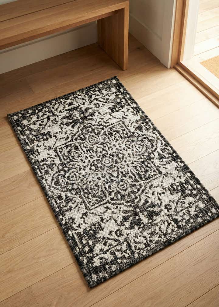 2' x 3' Easy-Clean Jill Zarin Dubai Indoor / Outdoor Rug