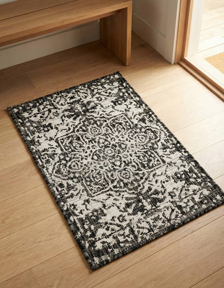 Detail image of 2' x 3'  Washable Jill Zarin Dubai Indoor / Outdoor Rug