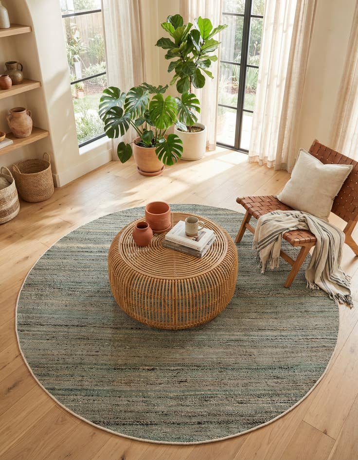 Detail image of 7' 10 x 7' 10  Hand Woven Palm Beach Jute Round Rug