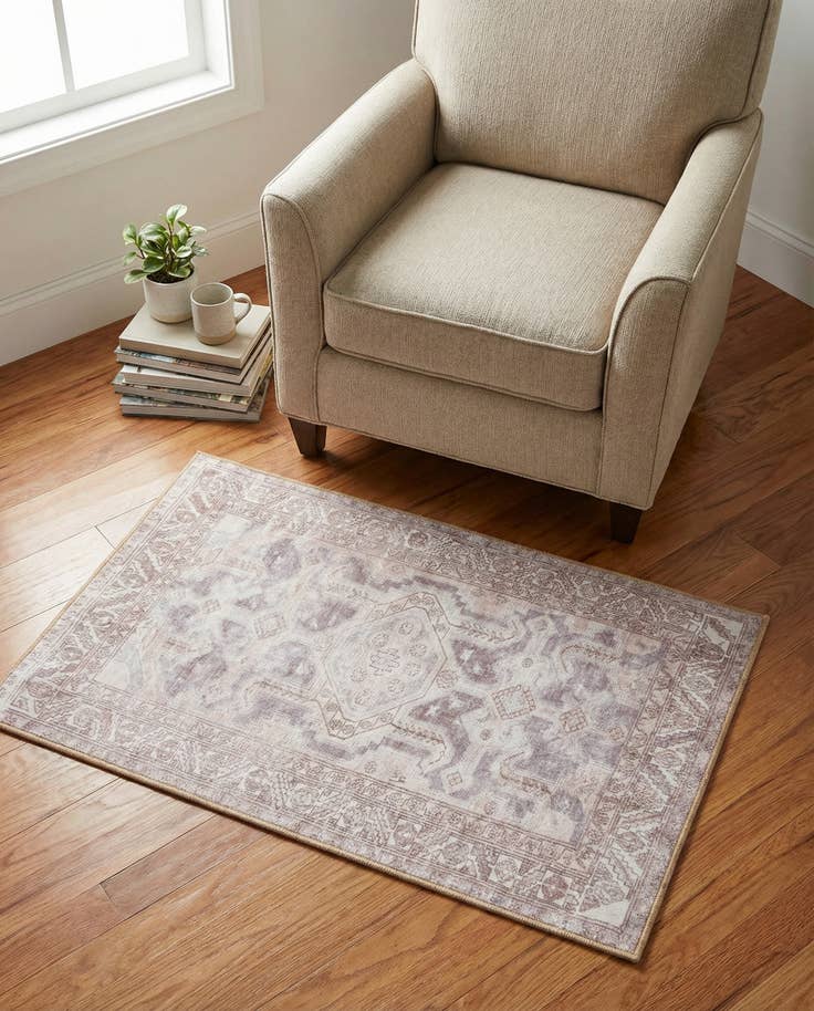 Detail image of 3' 6 x 5' 6 Washable Timeless Rug