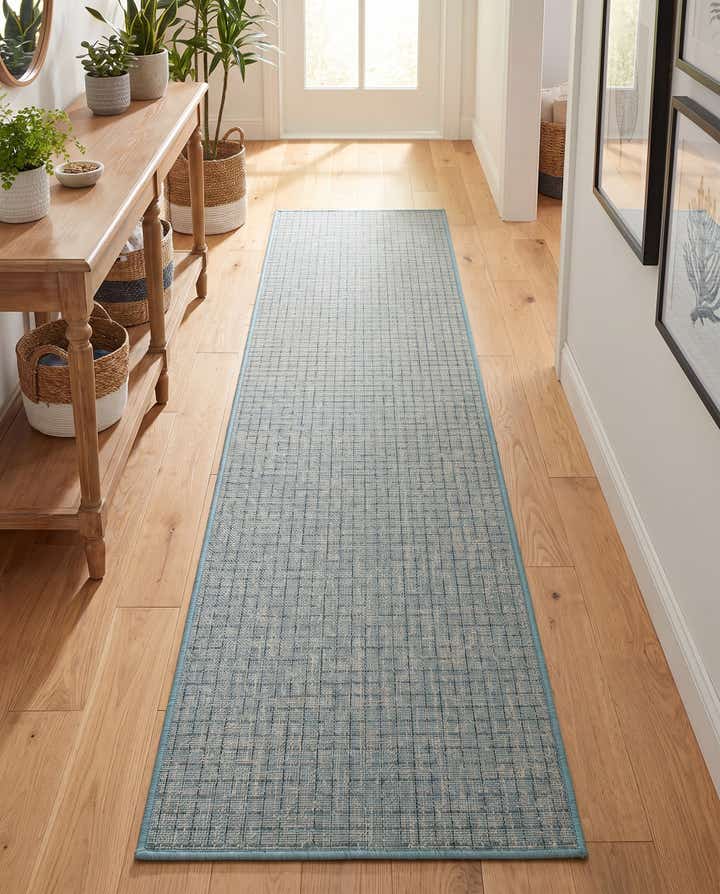 2' x 8' Easy-Clean Checkered Indoor / Outdoor Runner Rug