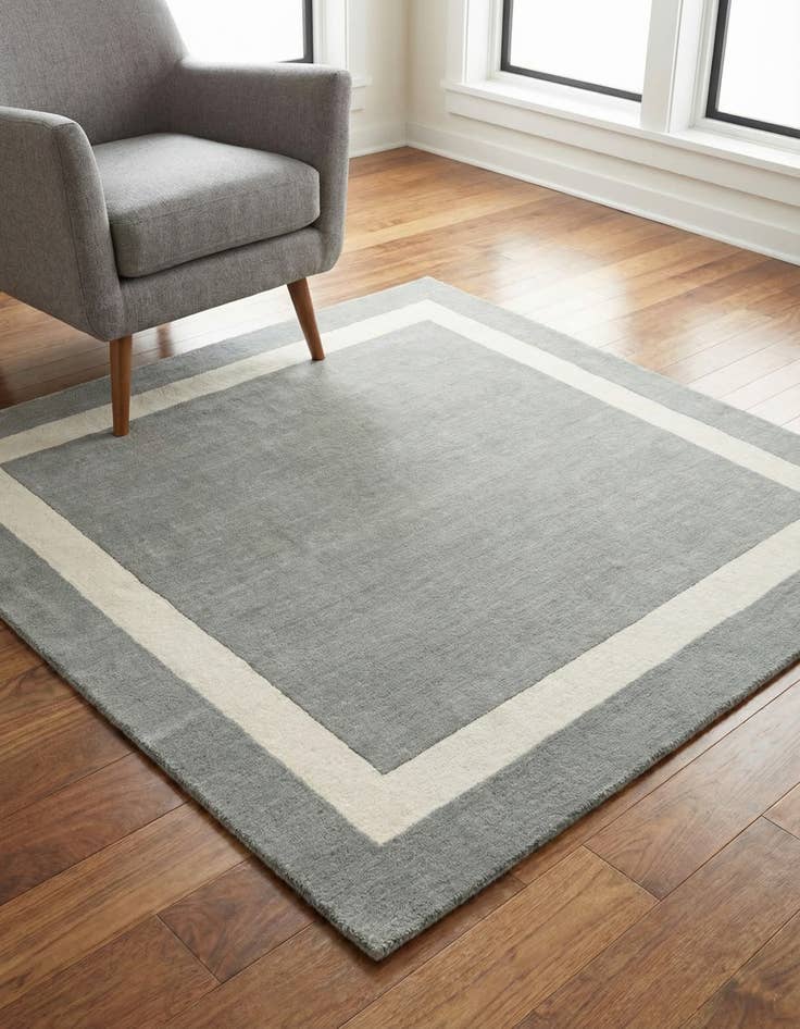 Detail image of 5' 1 x 5' 1 Jill Zarin Border Wool Square Rug