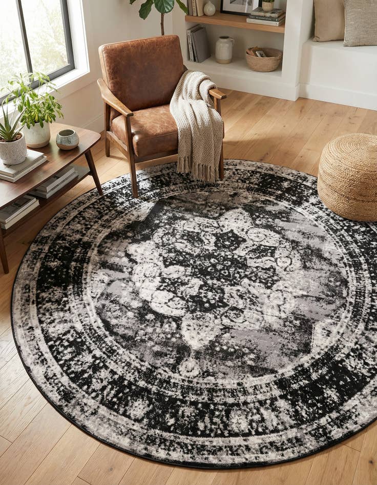 Detail image of 7' 10 x 7' 10 Monte Carlo Round Rug
