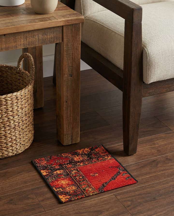 1' 4 x 1' 4 Easy-Clean Tribal Indoor / Outdoor Sample Rug