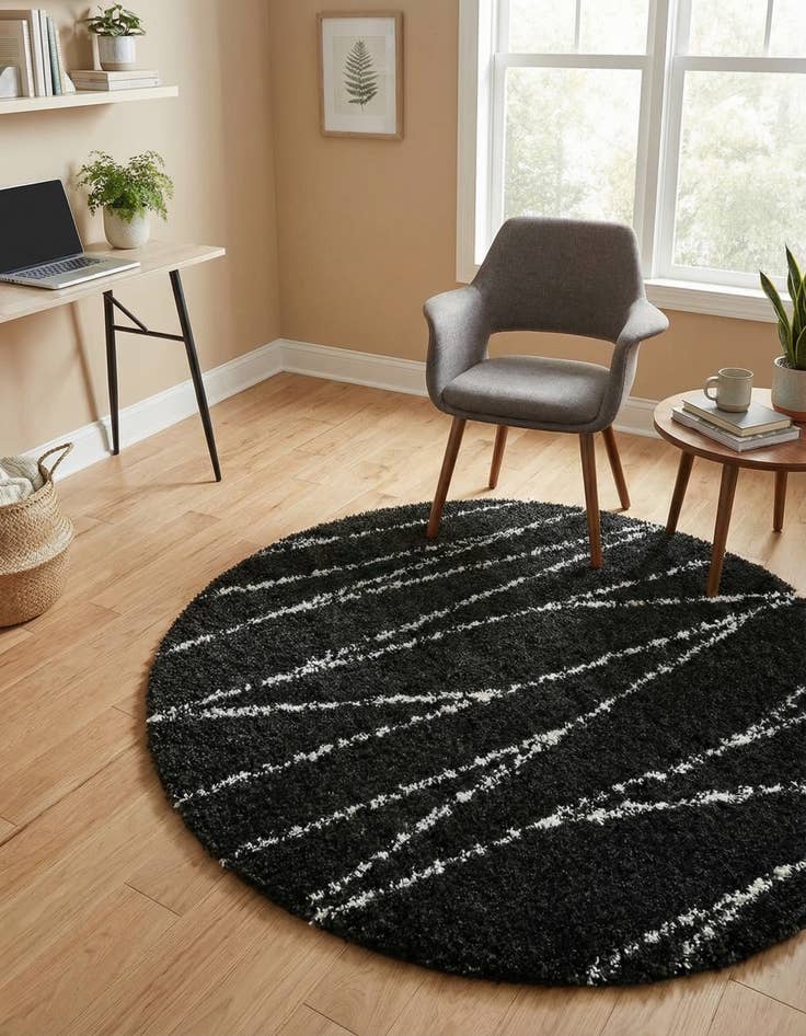 Detail image of 5' 3 x 5' 3 Serenity Shag Round Rug