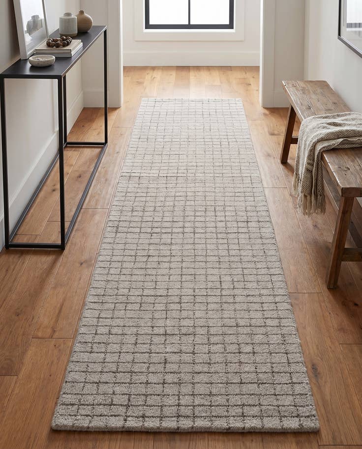 Detail image of 2' 7 x 10' Heritage Line Wool Runner Rug