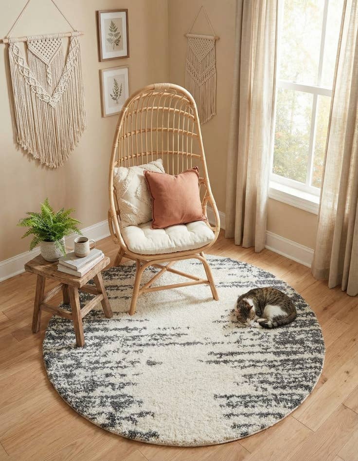 Detail image of 5' 3 x 5' 3 Serenity Shag Round Rug