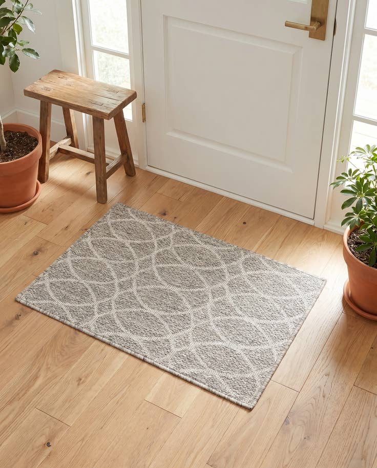 Detail image of 2' x 3' Easy-Clean Trellis Indoor / Outdoor Rug