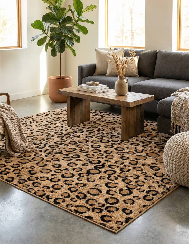 Detail image of 4' 1 x 6' 1 Savannah Rug