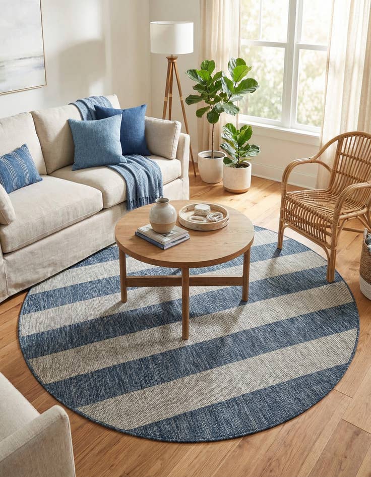 Detail image of 6' x 6' Easy-Clean Ribbon Indoor / Outdoor Round Rug
