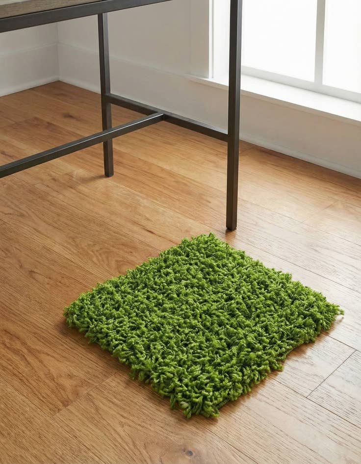 Detail image of 1' x 1' Solid Shag Sample Rug