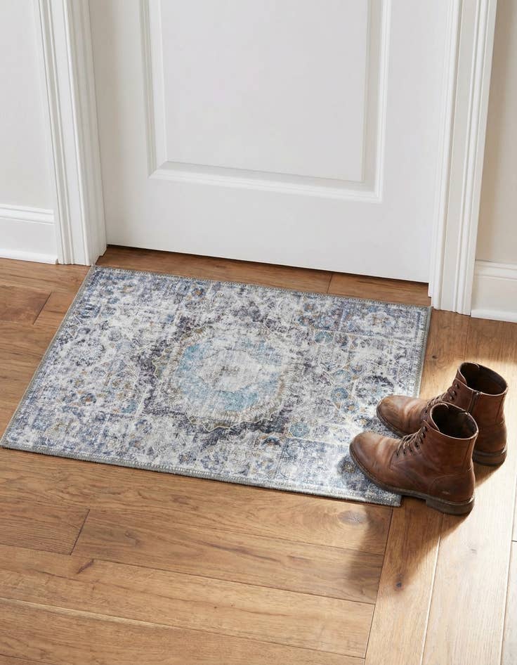 Detail image of 2' x 3' Yara Rug