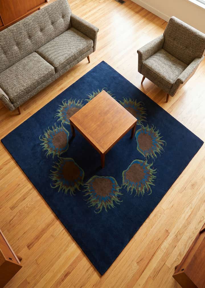 7' 6 x 7' 7 Luna Square Rug