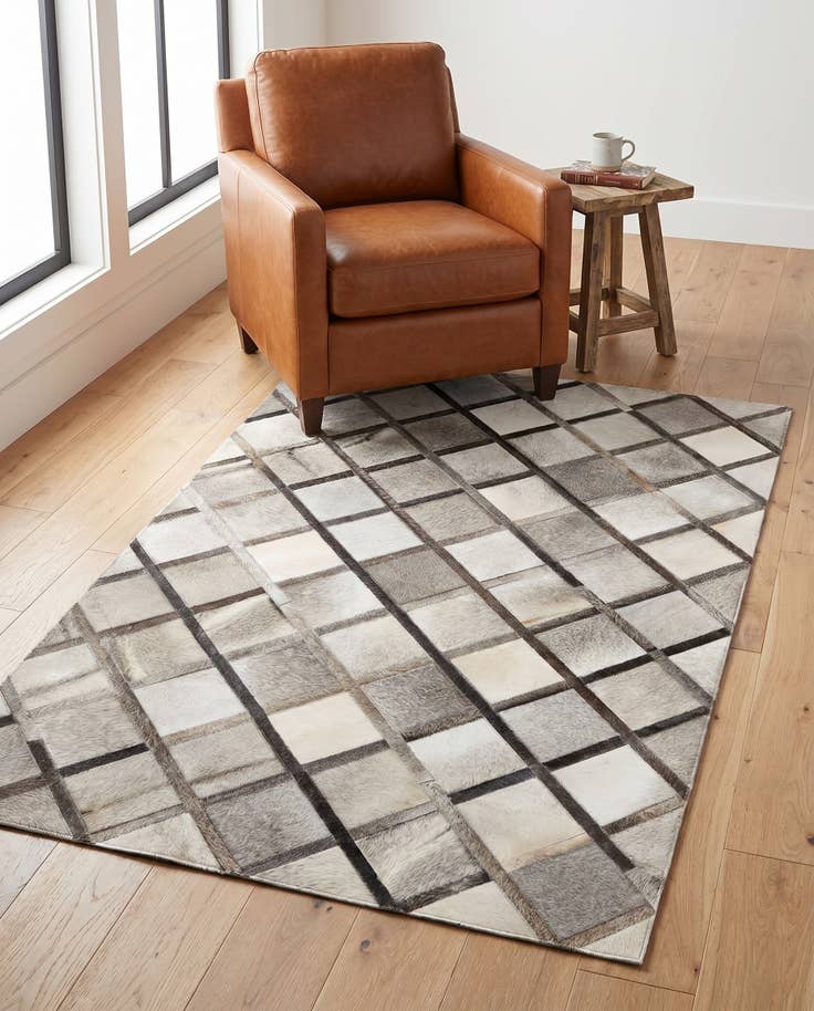 Detail image of 4' 1 x 6' 3 Cowhide Stocks Rug