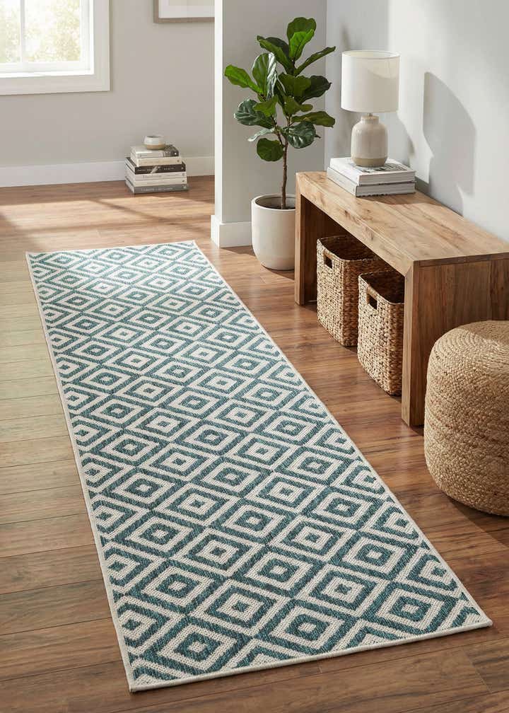 2' x 6' Easy-Clean Jill Zarin Costa Rica Indoor / Outdoor Runner Rug