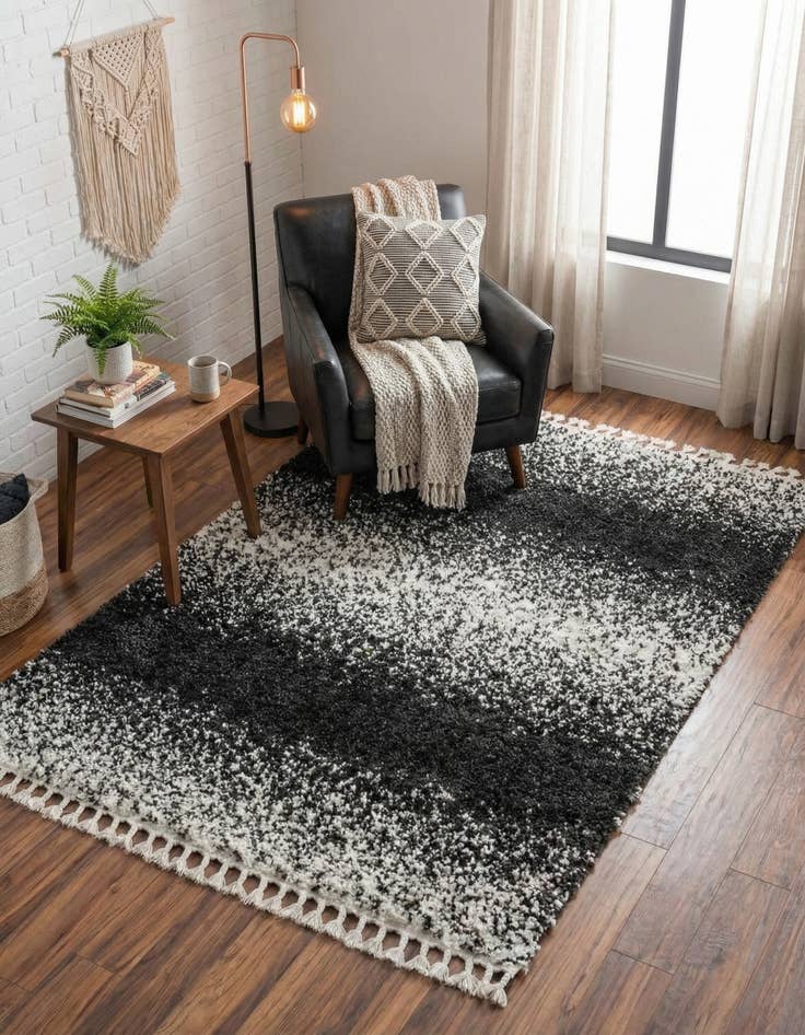 Detail image of 4' x 6' Lagom Shag Rug