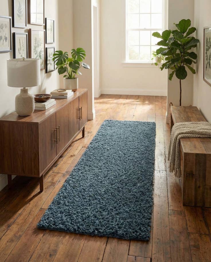 Detail image of 2' 7 x 10' Zermatt Shag Runner Rug