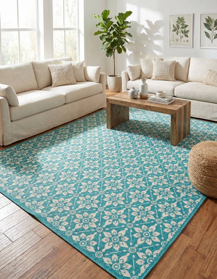 Detail image of 9' x 12' Easy-Clean Trellis Indoor / Outdoor Rug