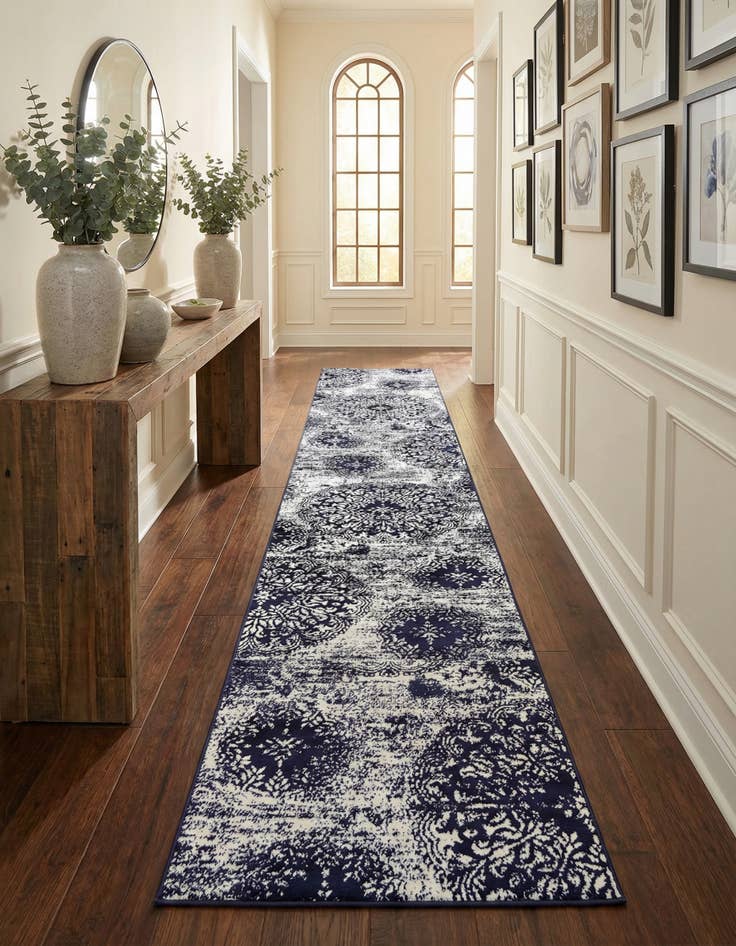 Detail image of 3' 3 x 19' 8 Monaco Runner Rug