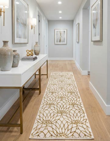 White Gold Marilyn Monroe™ Glam Dahlia Runner Rug