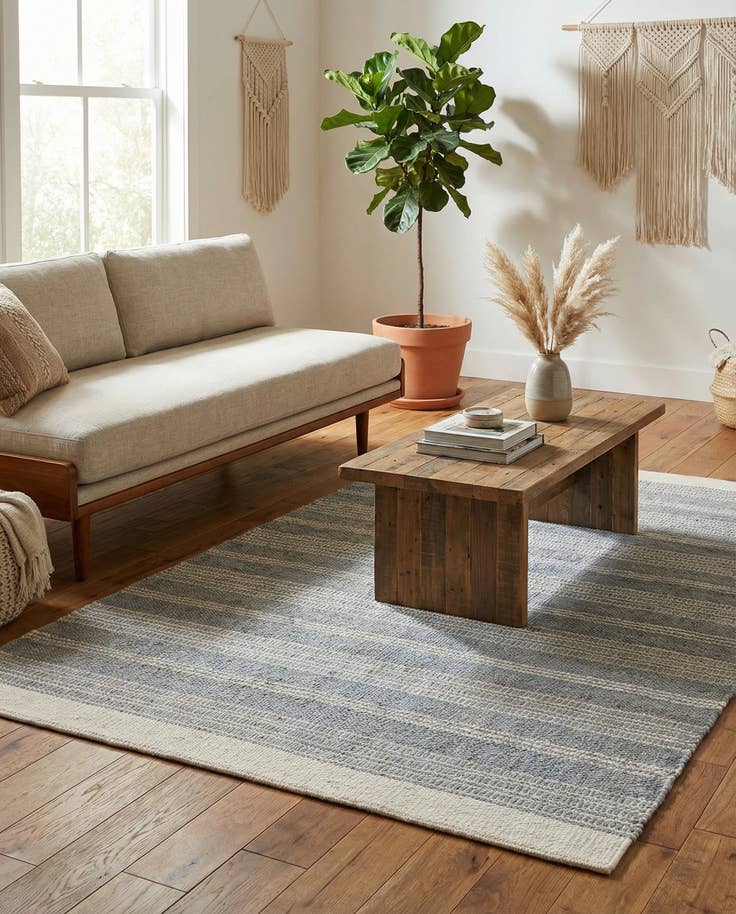 Detail image of 5' 1 x 8' Hand Woven Lariat Rug