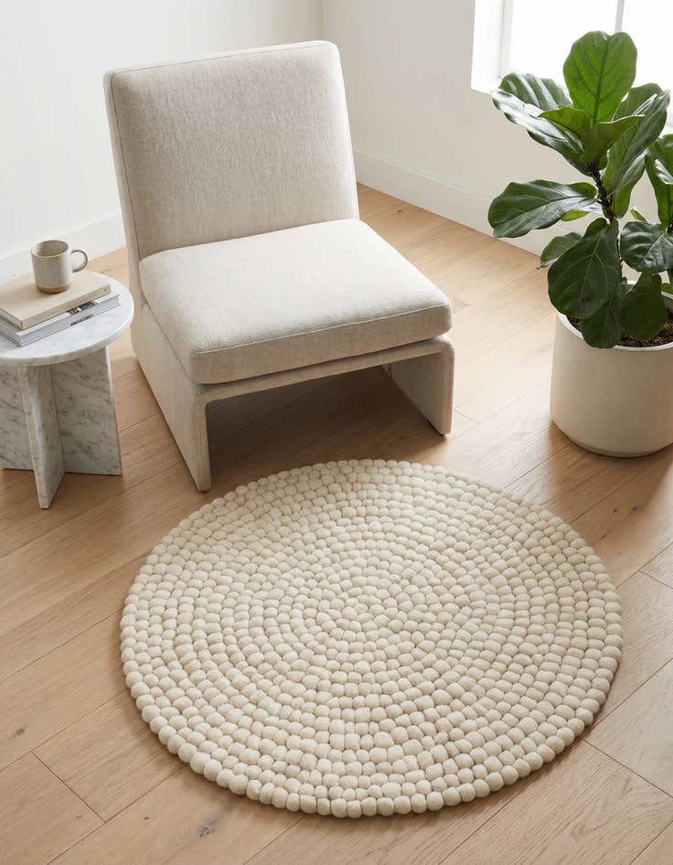 Detail image of 3' 3 x 3' 3 Felt Ball Wool Round Rug