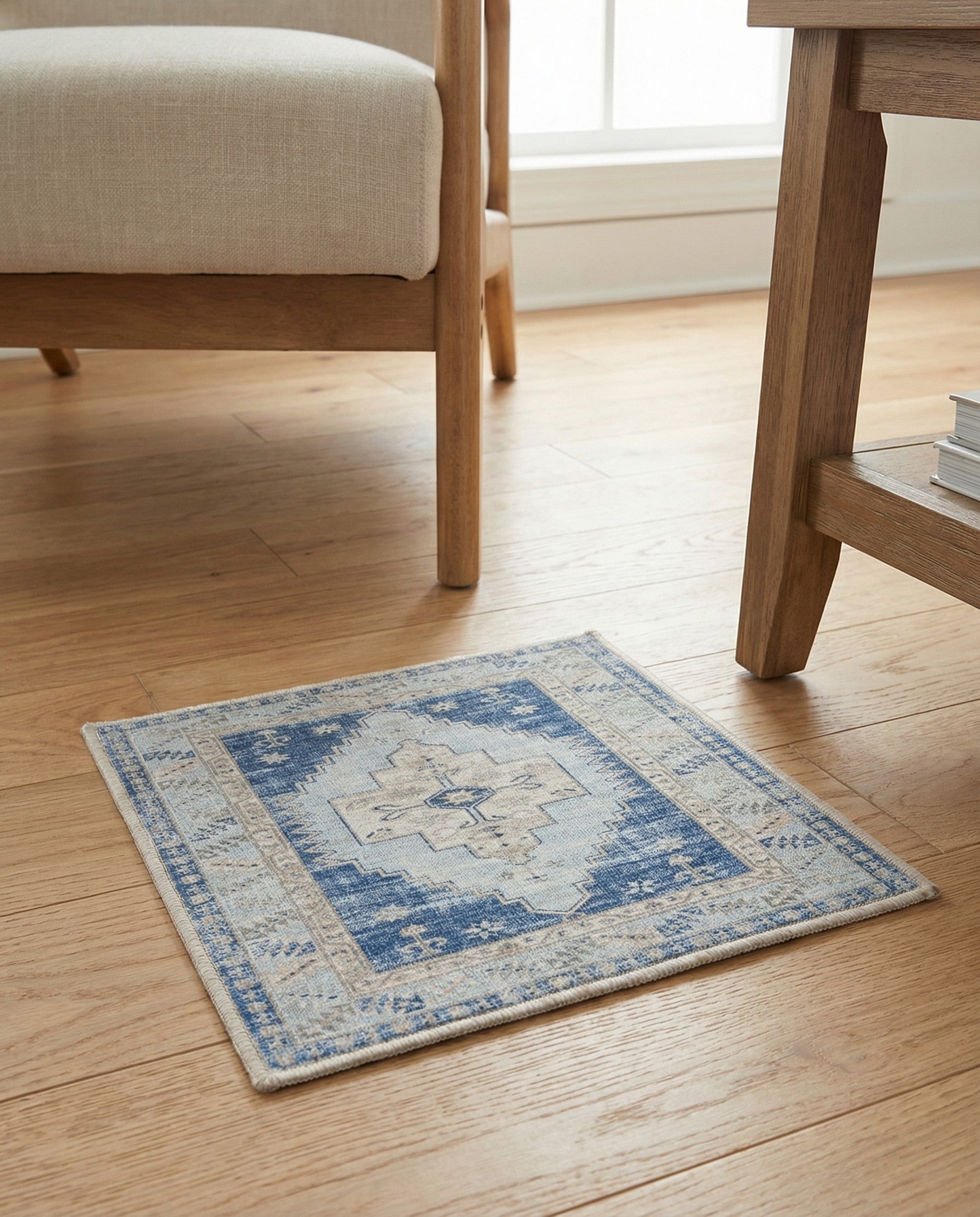 1' 4 x 1' 4 Whitney Sample Rug