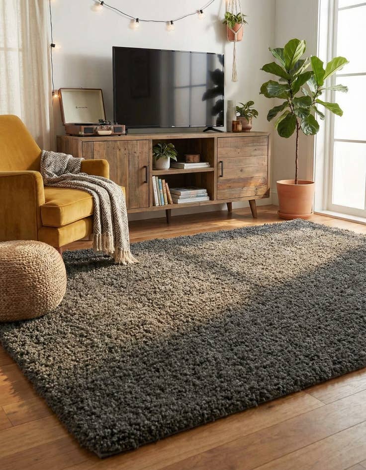 Detail image of 5' x 8' Everyday Shag Rug