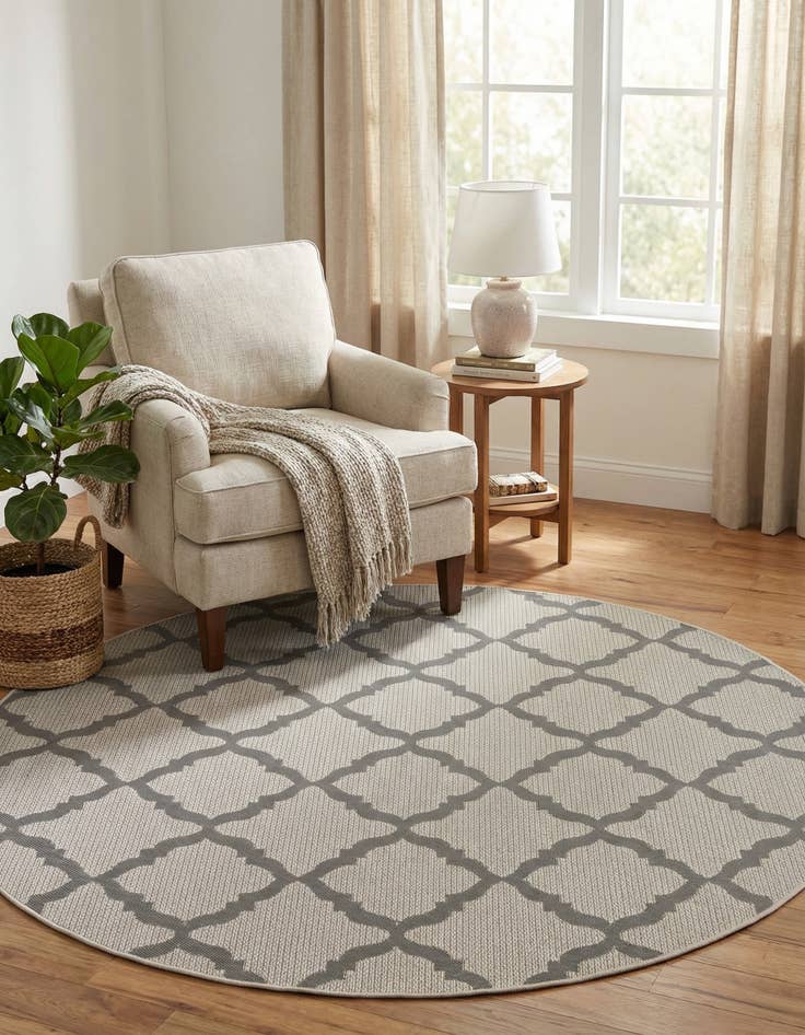 Detail image of 6' x 6' Easy-Clean Trellis Indoor / Outdoor Round Rug