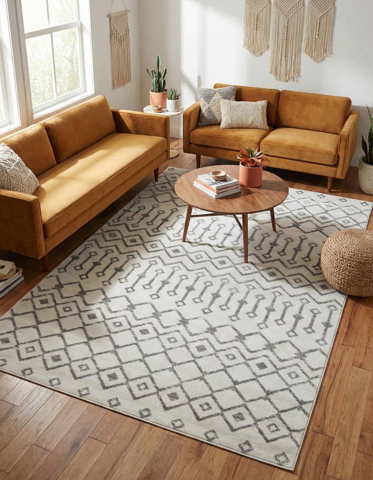 Detail image of 5' 3 x 8' Kasbah Trellis Rug