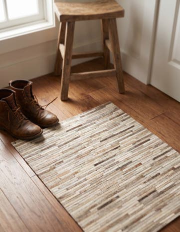 2' 2 x 3' 3 Cowhide Rug