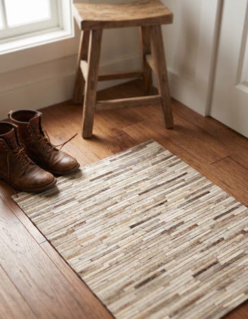 2' 2 x 3' 3 Cowhide Rug