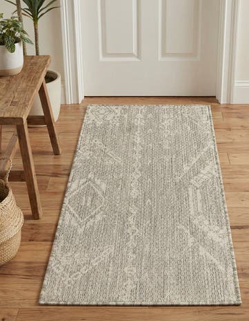 2' x 4' Easy-Clean Bohemian Indoor / Outdoor Runner Rug