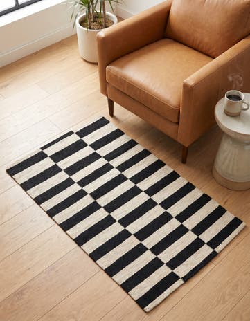 2' 8 x 3' 10 Hand Woven Kilim Modern Wool Rug