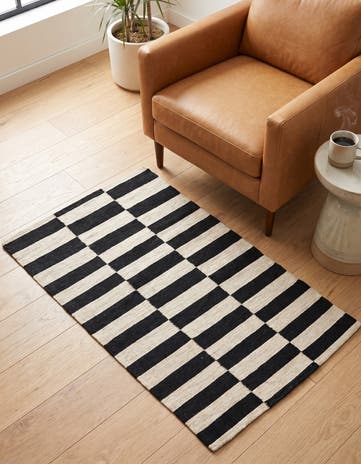 2' 8 x 3' 10 Hand Woven Kilim Modern Wool Rug