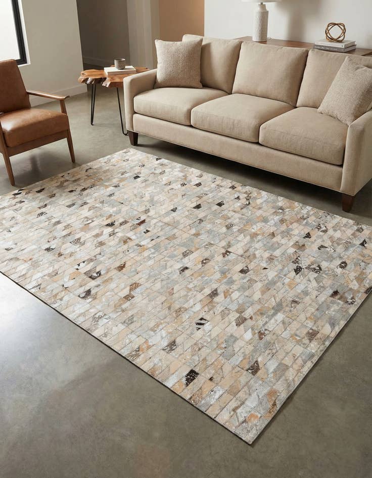 Detail image of 4' 6 x 6' 6 Cowhide Stocks Rug