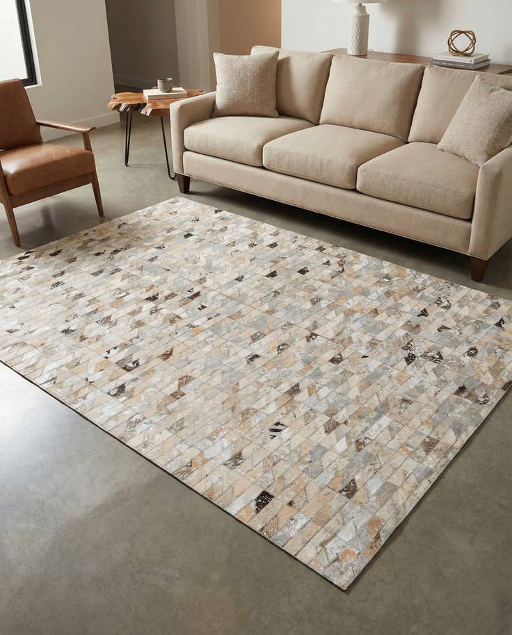 Detail image of 4' 6 x 6' 6 Cowhide Stocks Rug