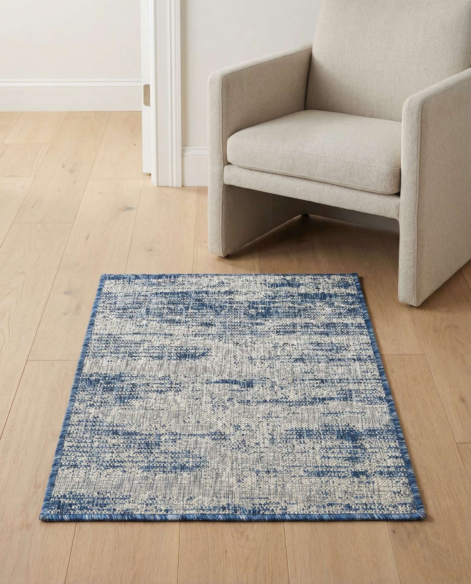2' x 3' Easy-Clean Modern Indoor / Outdoor Rug